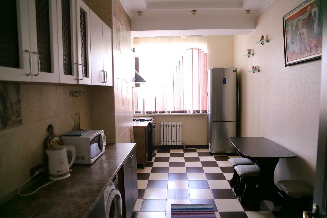 Comfort Apartment Bishkek Exteriör bild